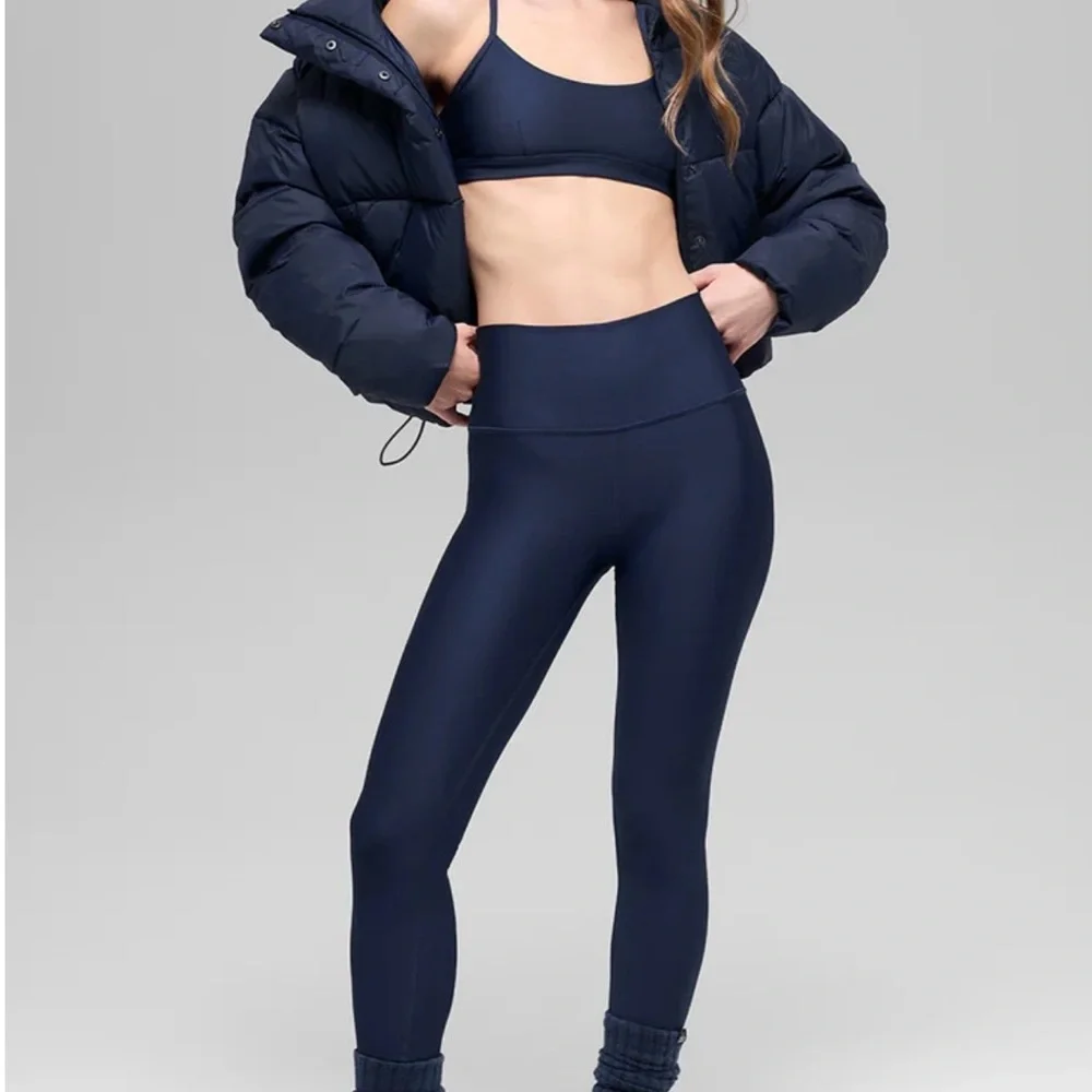 ALO Yoga Midnight Blue Puffer Jacket - Picture 4 of 5